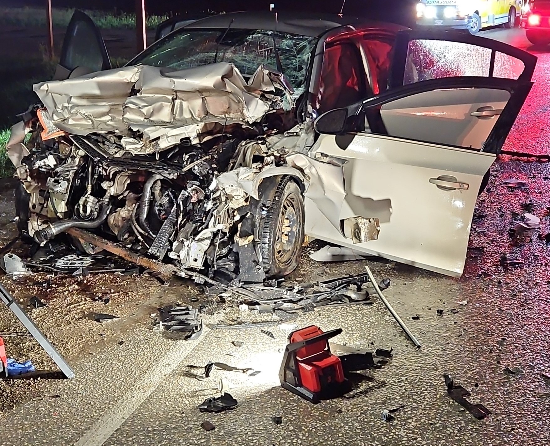 Manitoba RCMP казват че скоростта и алкохолът вероятно са били