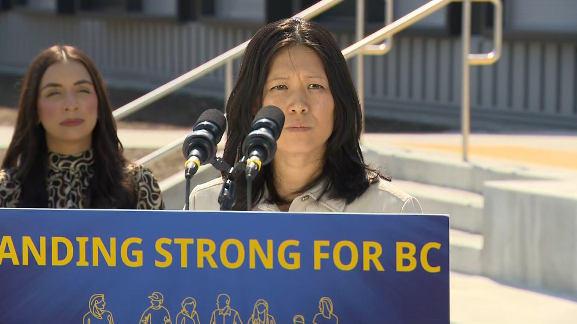 B C Правителството защитава темпото на изграждането на училищата в Сури