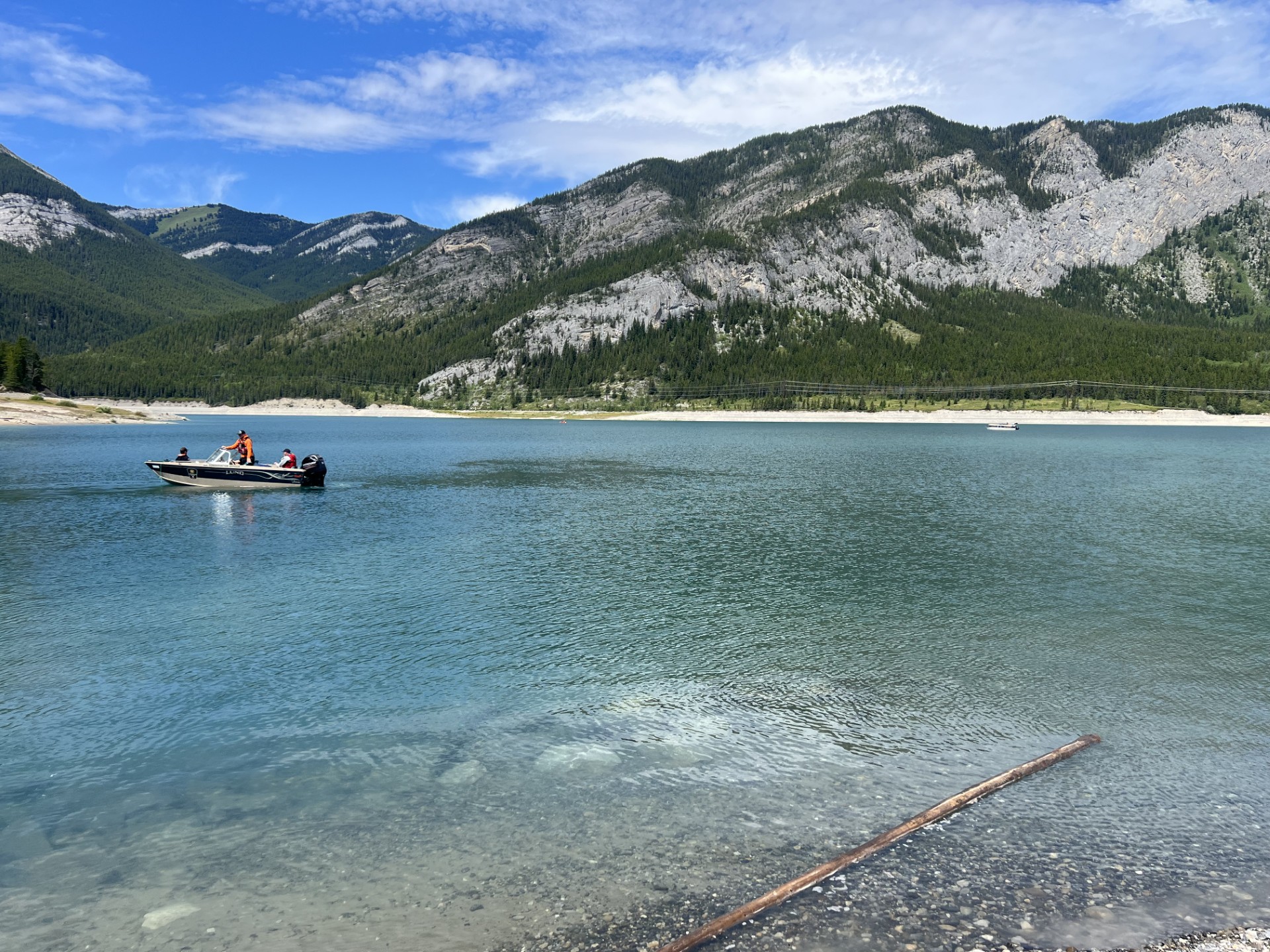 Man dies, another missing after canoe capsizes on Barrier Lake - Calgary |  Globalnews.ca