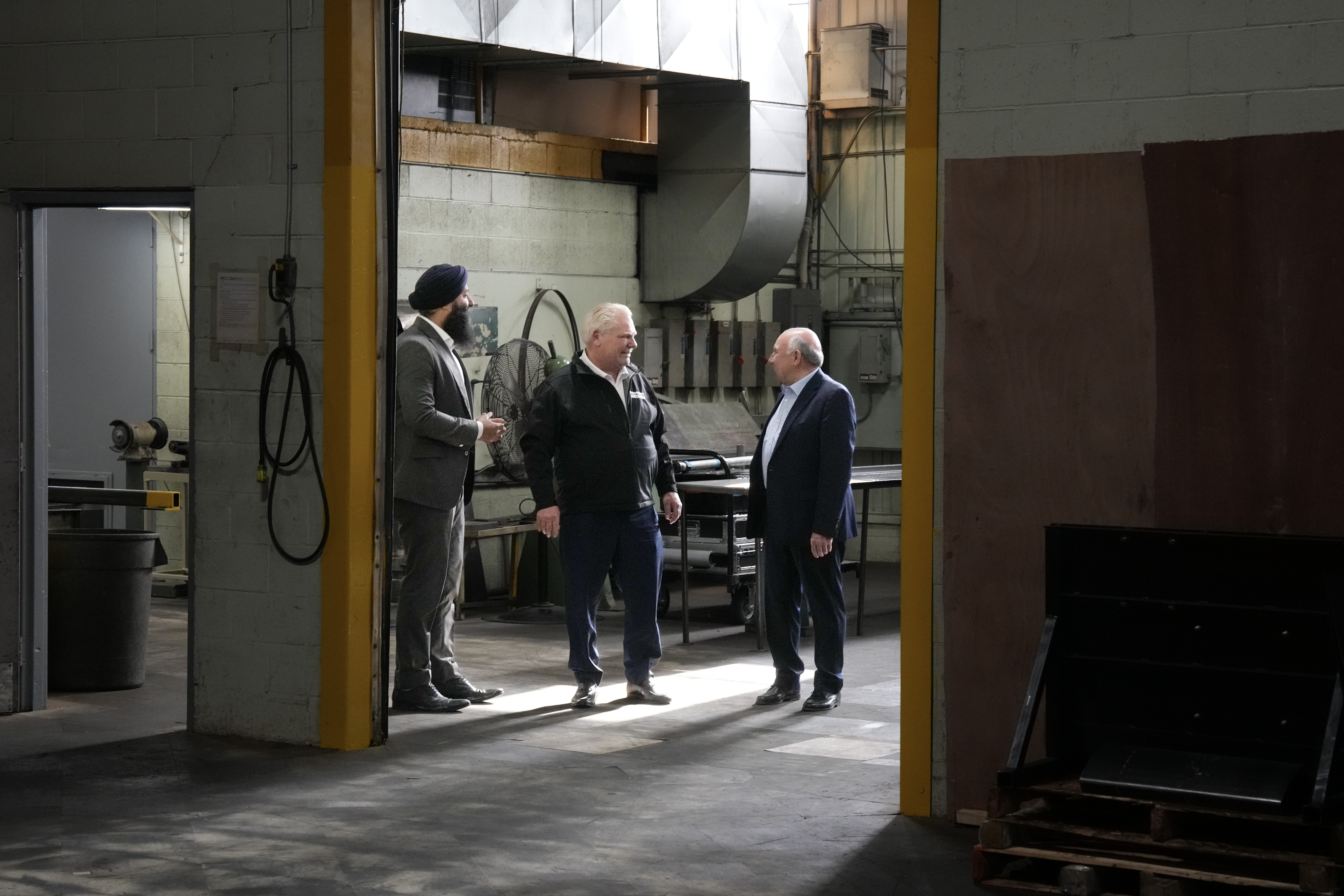 По малко от три месеца след отстраняването на пътни такси от