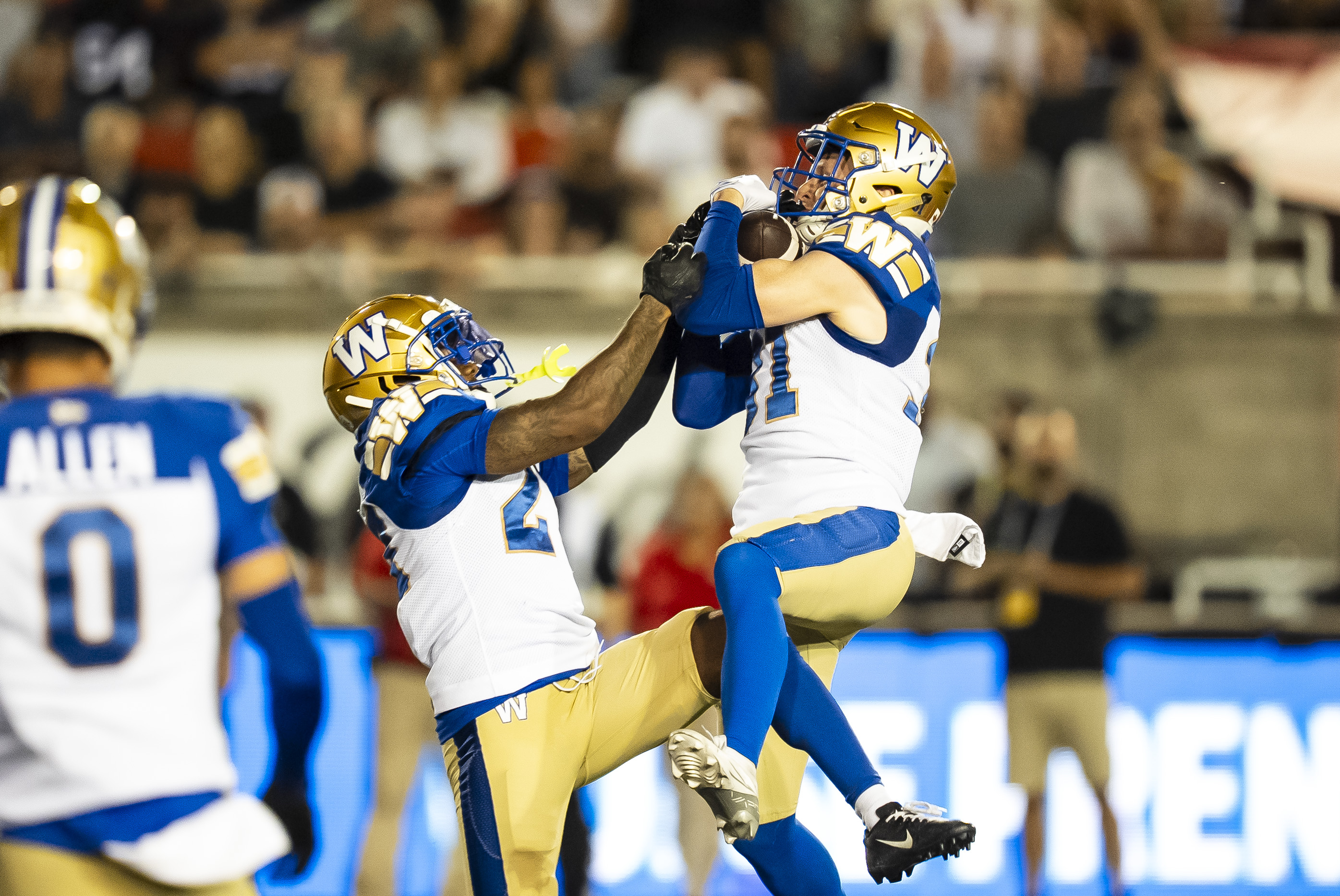 С Монреал Алует до четвъртия си струнен защитник стартовият защитник