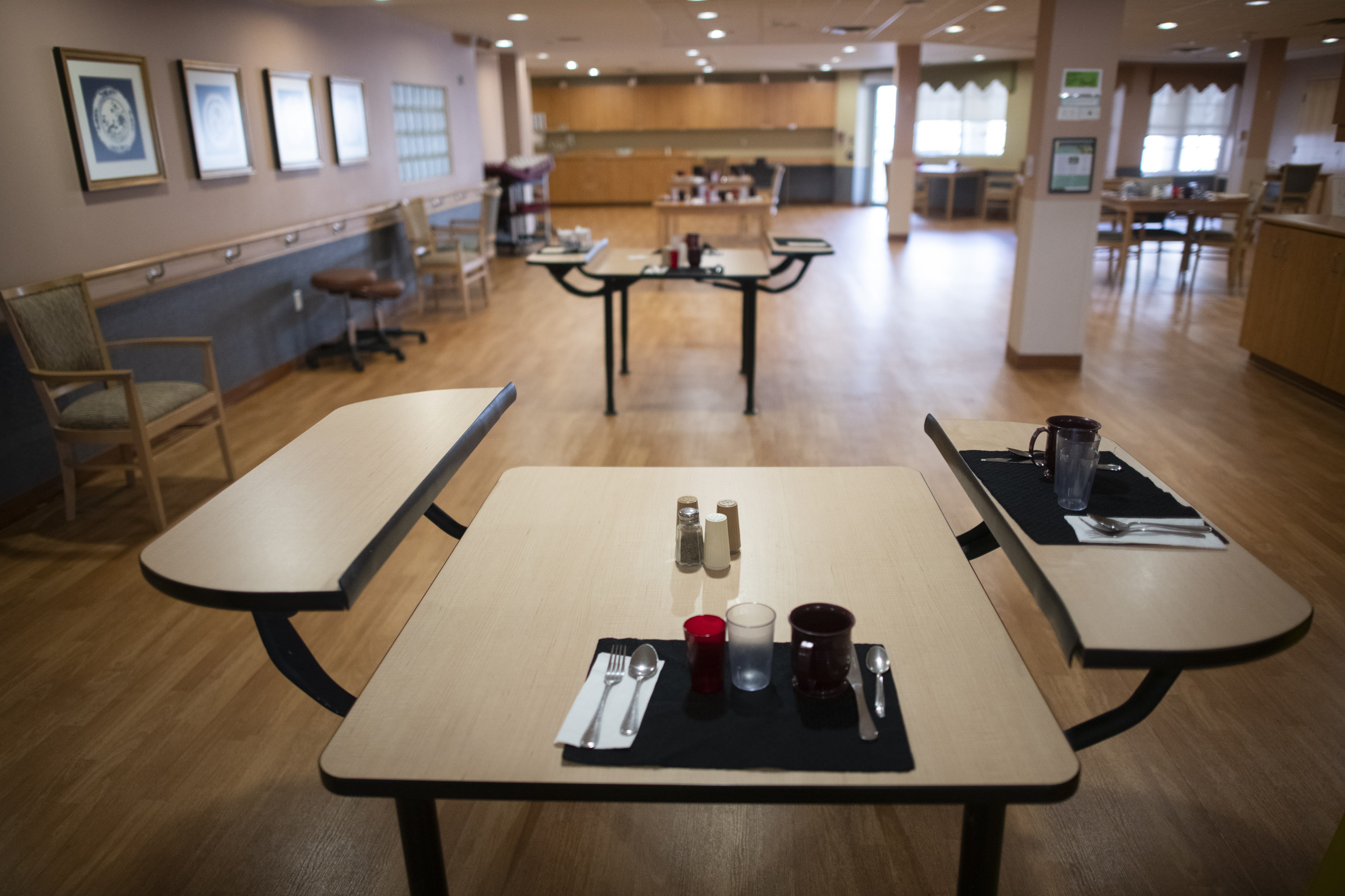 Дългосрочният министър на Онтарио казва че винаги наема нови работници