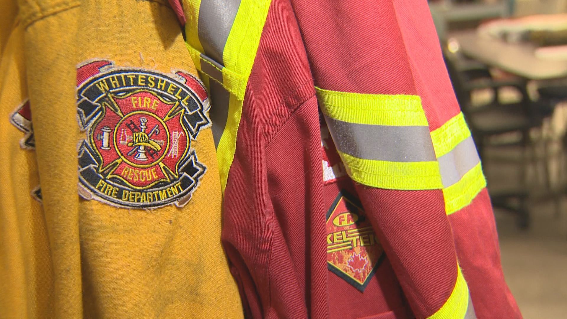 общности в Манитоба се бориха с дивите пожари извън контрола