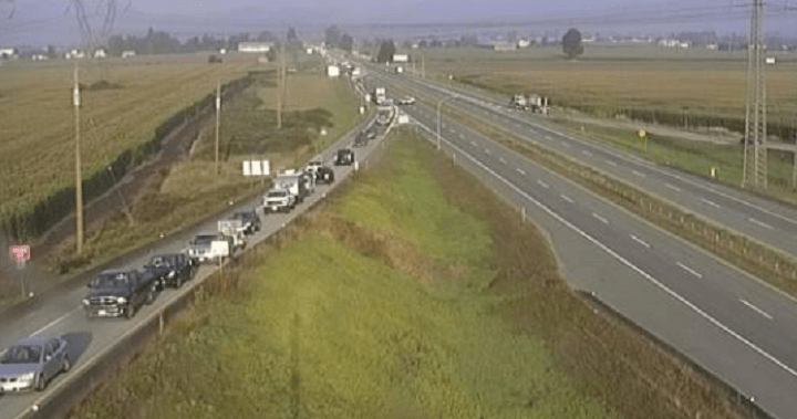 магистрала 1 беше изрязана на изток от Чиливак в петък