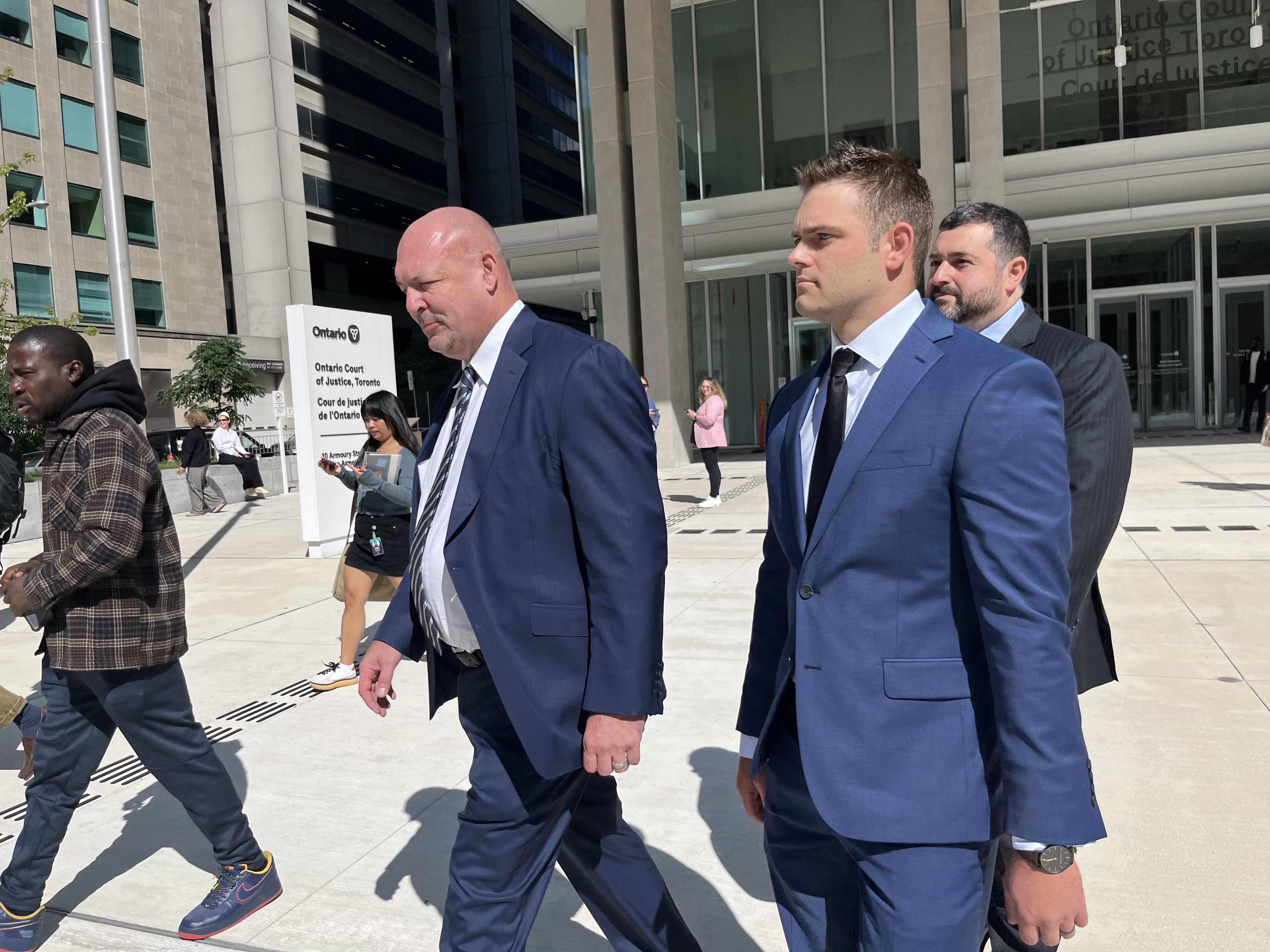 полицейски полицай в Торонто се призна за виновен за нападение