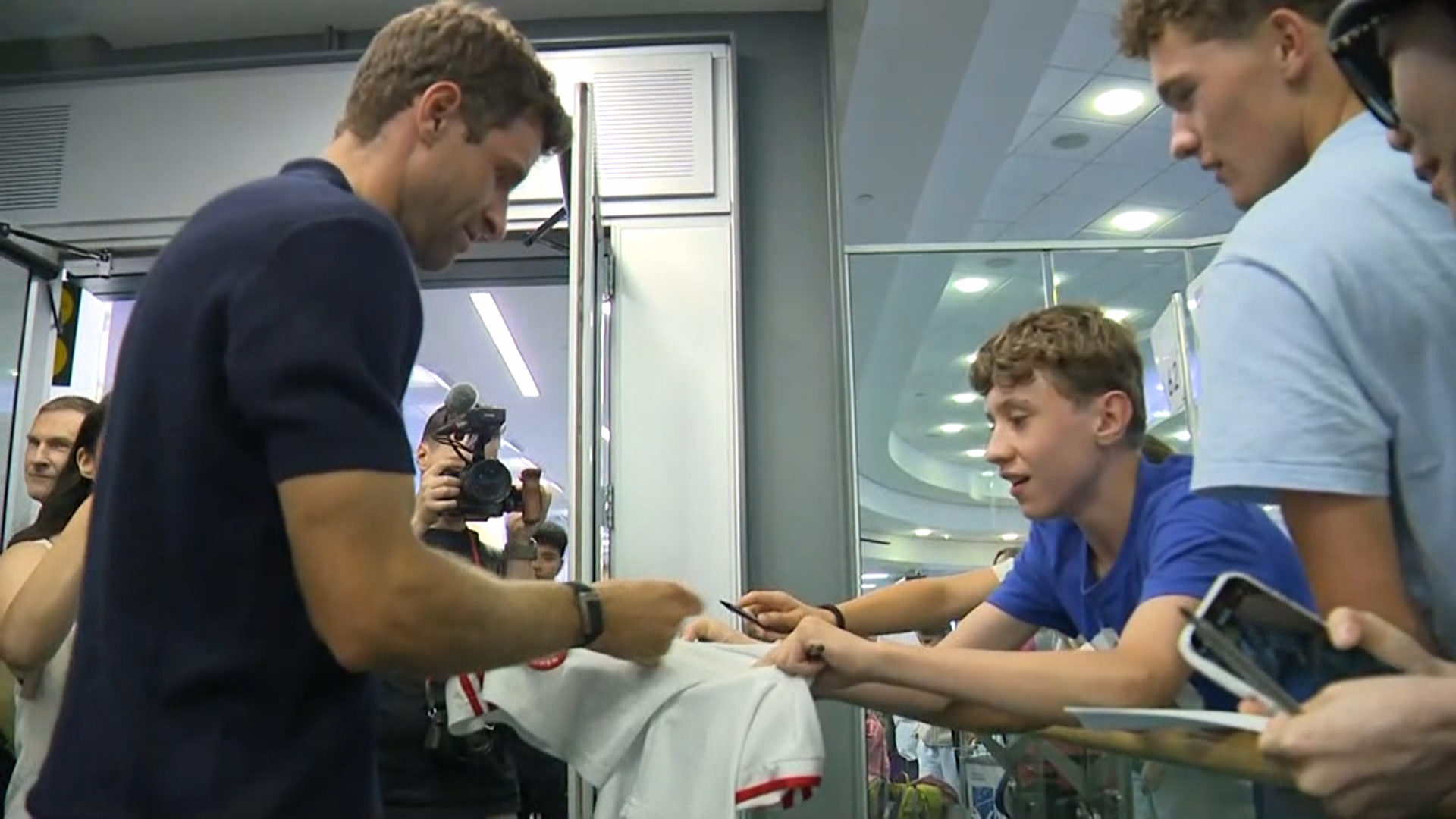 зоната за пристигане на международното летище във Ванкувър беше пълна