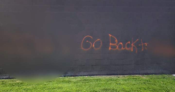 расистки инцидент насочен към южноазиатската общност предизвика възмущение в Келовна