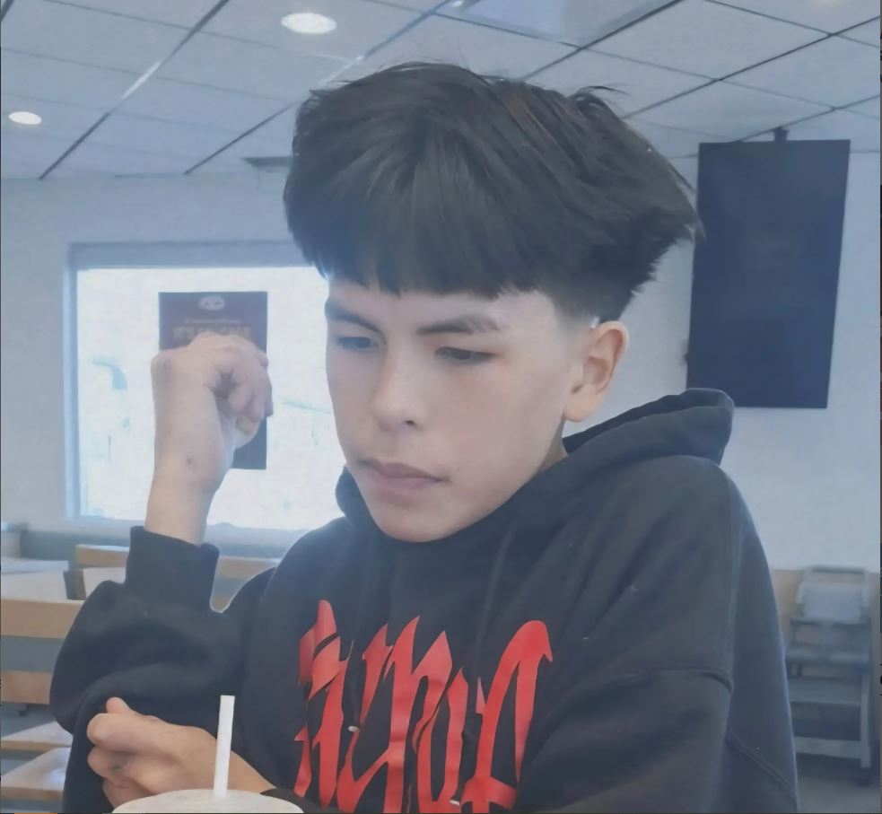 Група търсачи базирани в Манитоба пристигнаха в Алберта за да