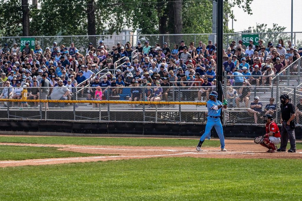 феновете на плодове Саскатун и Moose Jaw Miller Express ще