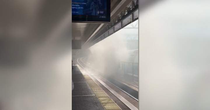 Вечерното пътуване за някои пътници на изложбената линия беше прекъснато