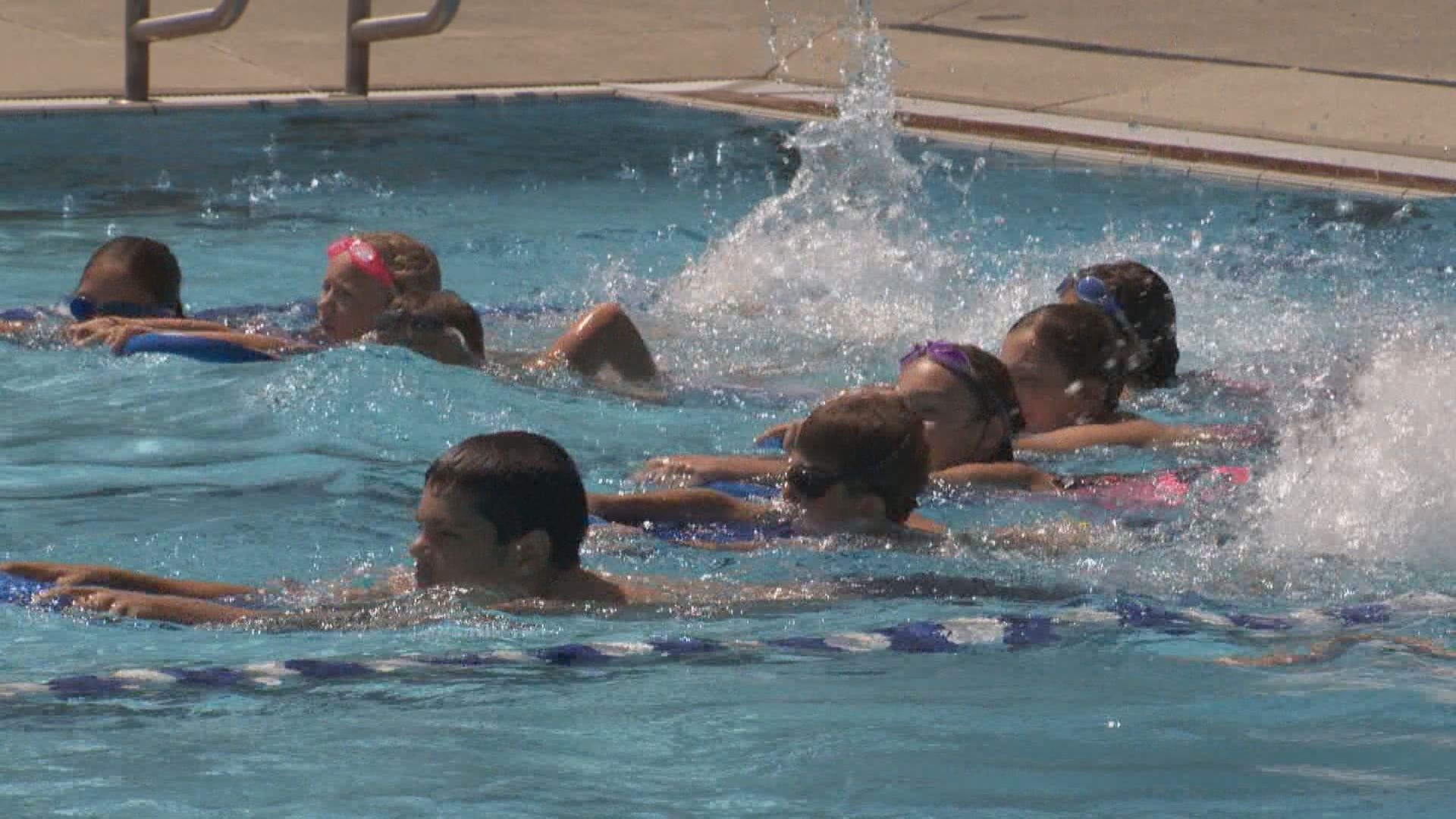 Мама във Ванкувър говори за опита си в басейн на