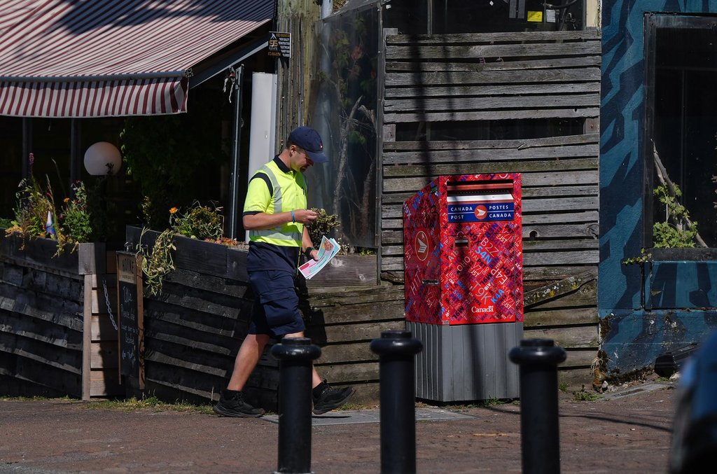 обединени работници в Canada Post влизат в последния си ден