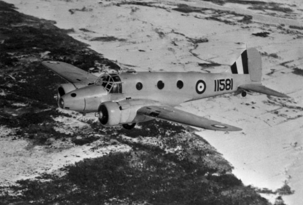 Според своите рекорди на Кралския канадски военновъздушни сили 21 годишният пилотен