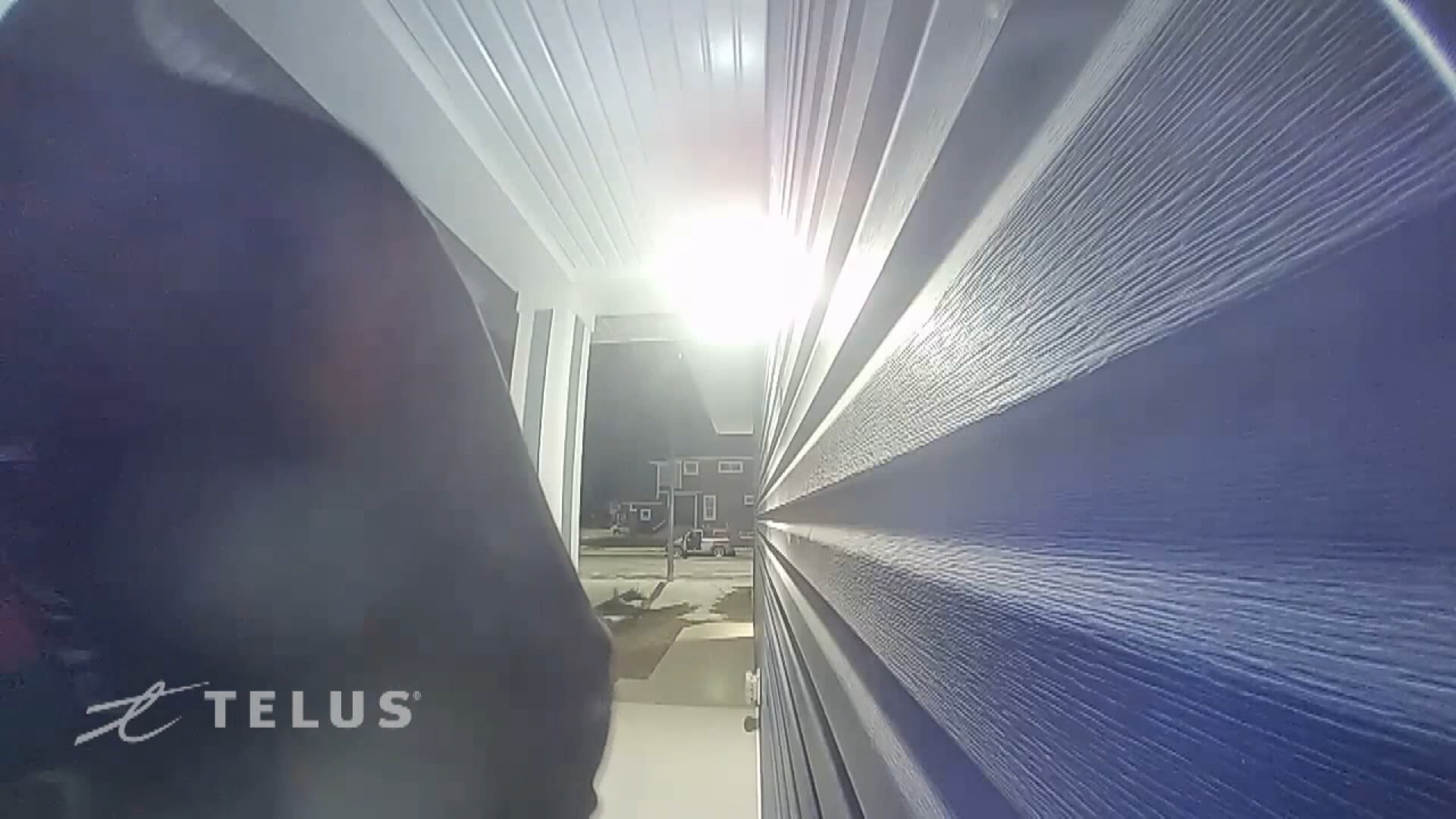 Калгари полицията е повдигнала повече от 100 обвинения срещу група