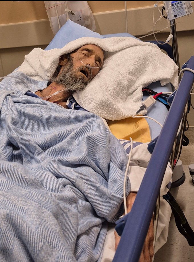 Приятели на Келовна Б С човекът се опитва да лекува за