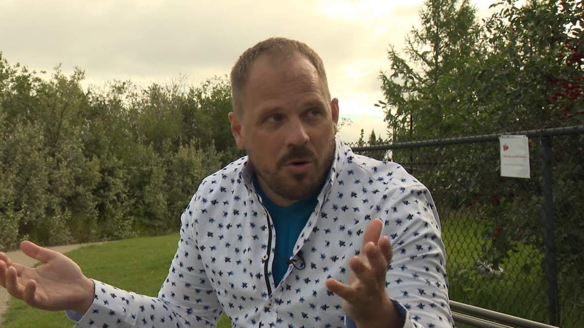 Krisztian Riez tells Global News, he's been afraid to cross the Canada-U.S. border since February 19, the day he and a friend were detained after CBSA officers found traces of fentanyl in the vehicle he rented from Turo.