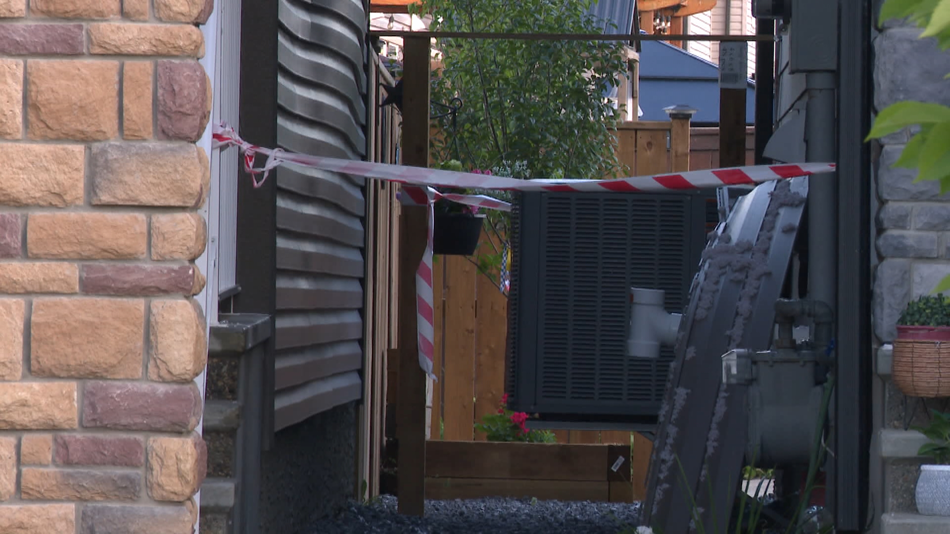 Екипът за разследване на палежи в Калгари за да се