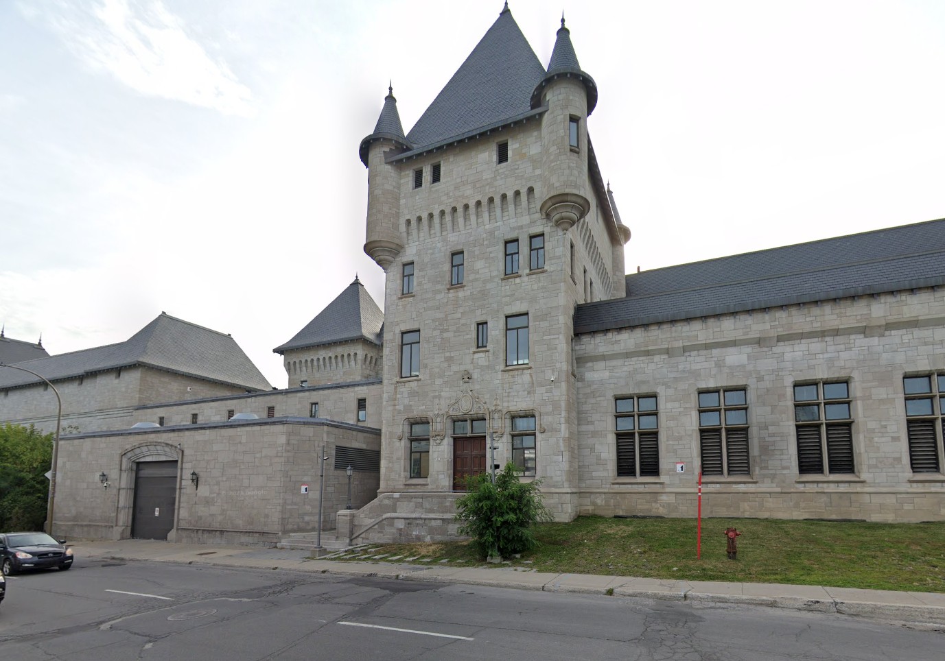 Eight-year road closure begins in downtown Montreal