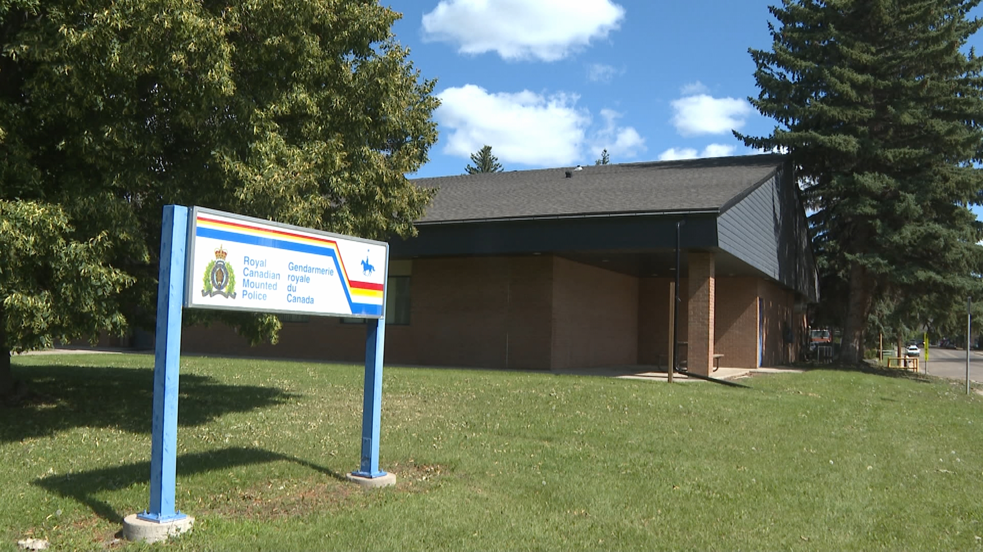 RCMP от Брукс Алта Търси шофьора за който се смята