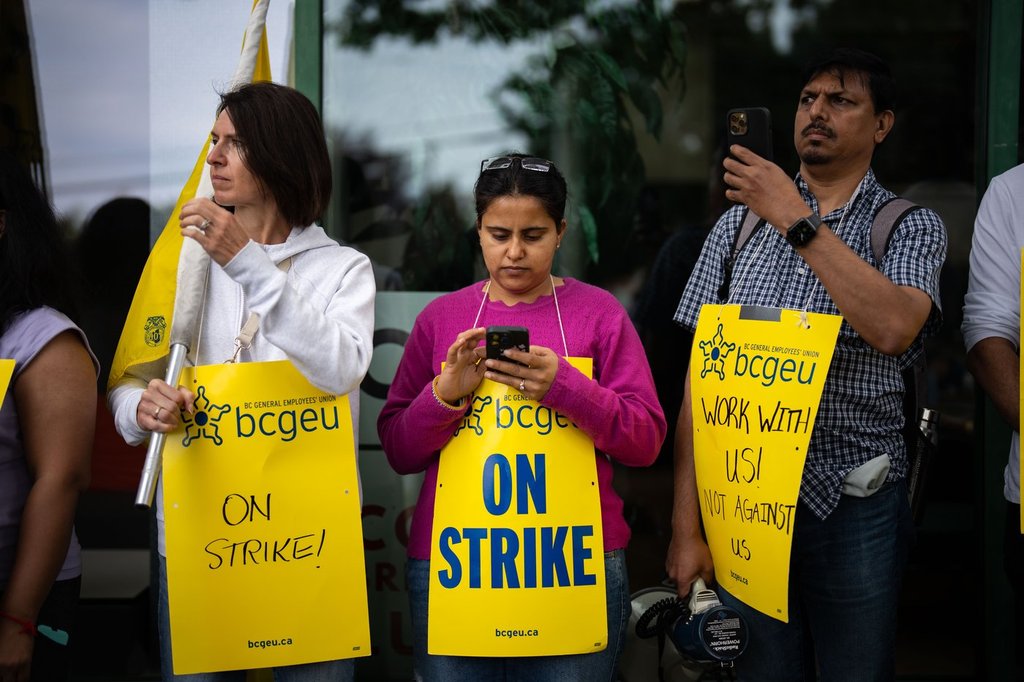 B C Съюзът на генералните служители BCGEU ескалира стачките в сряда