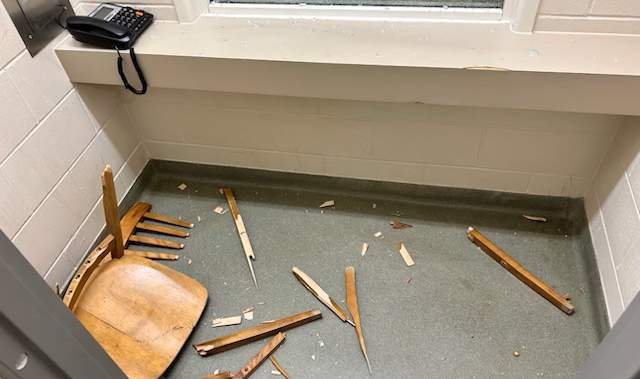 Мъж от селската община Ste Anne е в ареста след поредица