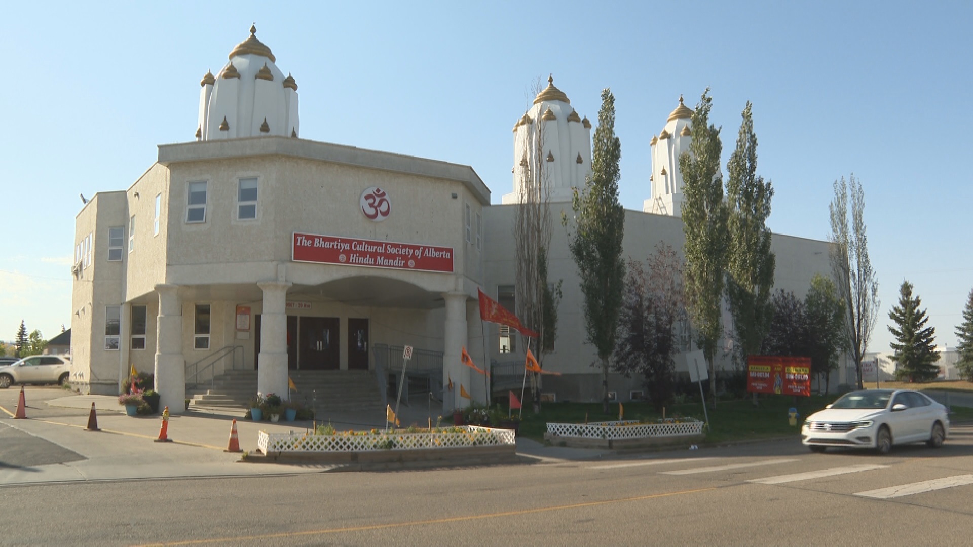 Jewelry theft prompts Edmonton Hindu temple to warn community