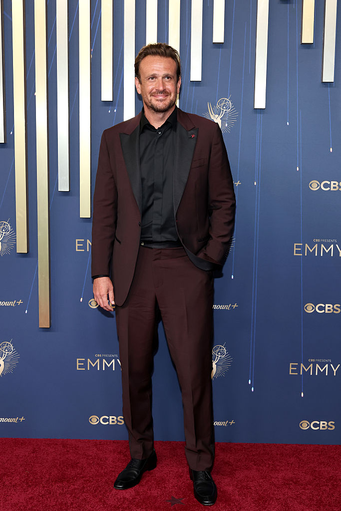 2025 Emmy Awards: The most dazzling red carpet looks from TV’s biggest night - image
