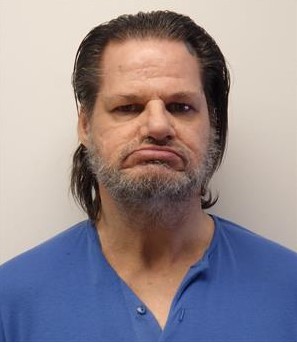 Полицията във Ванкувър предупреждава обществото че Рандал Питър Хопли който