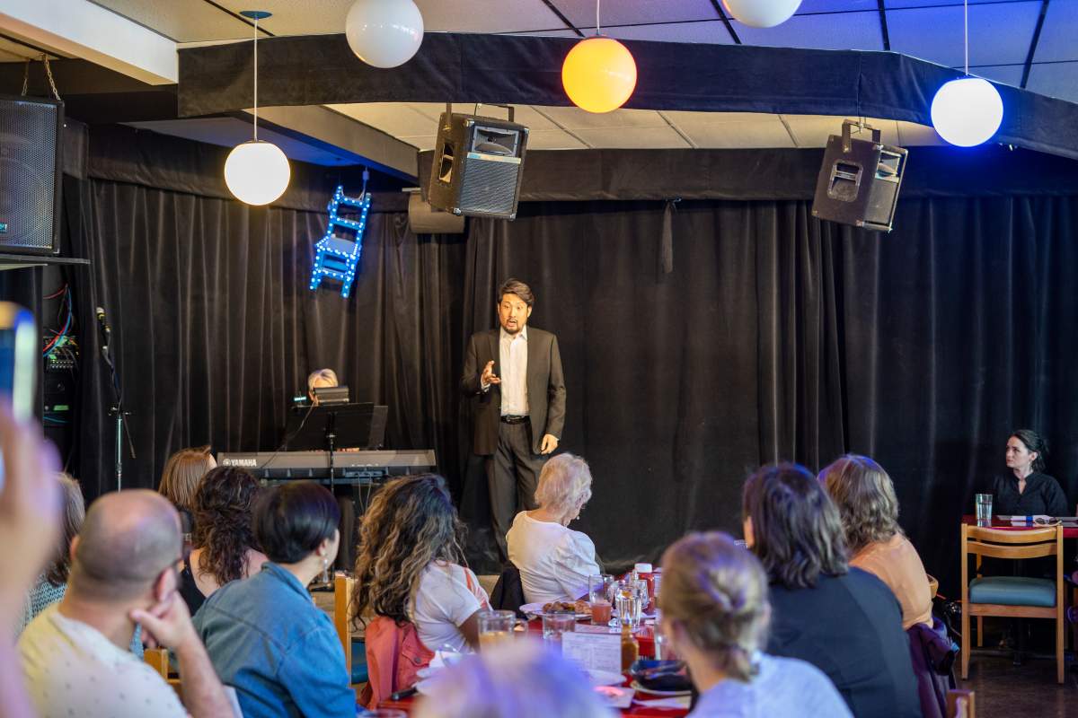 Opera Pub at Blue Chair - image