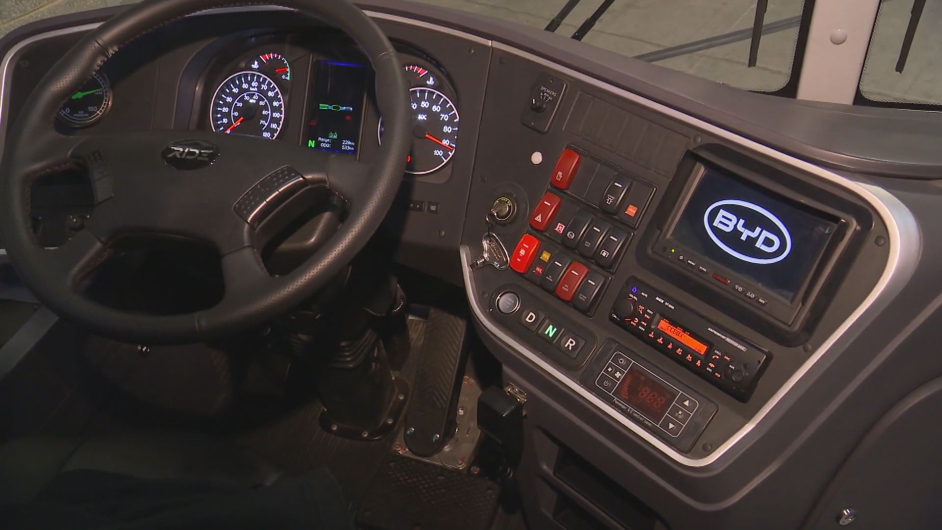 Федералното правителство потупва спирачките при следващата си цел на електрическо