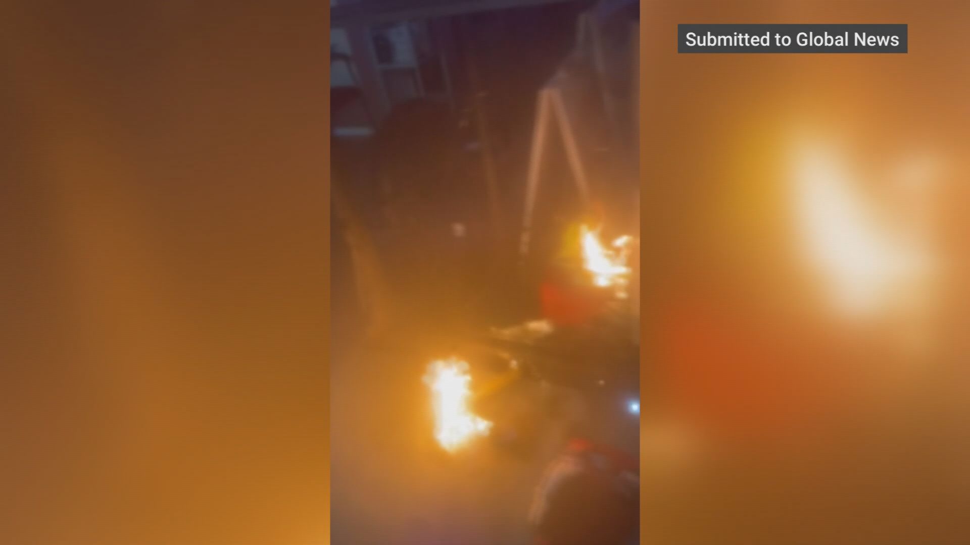 Port Moody Police казват че пожар в стриптийз мол в