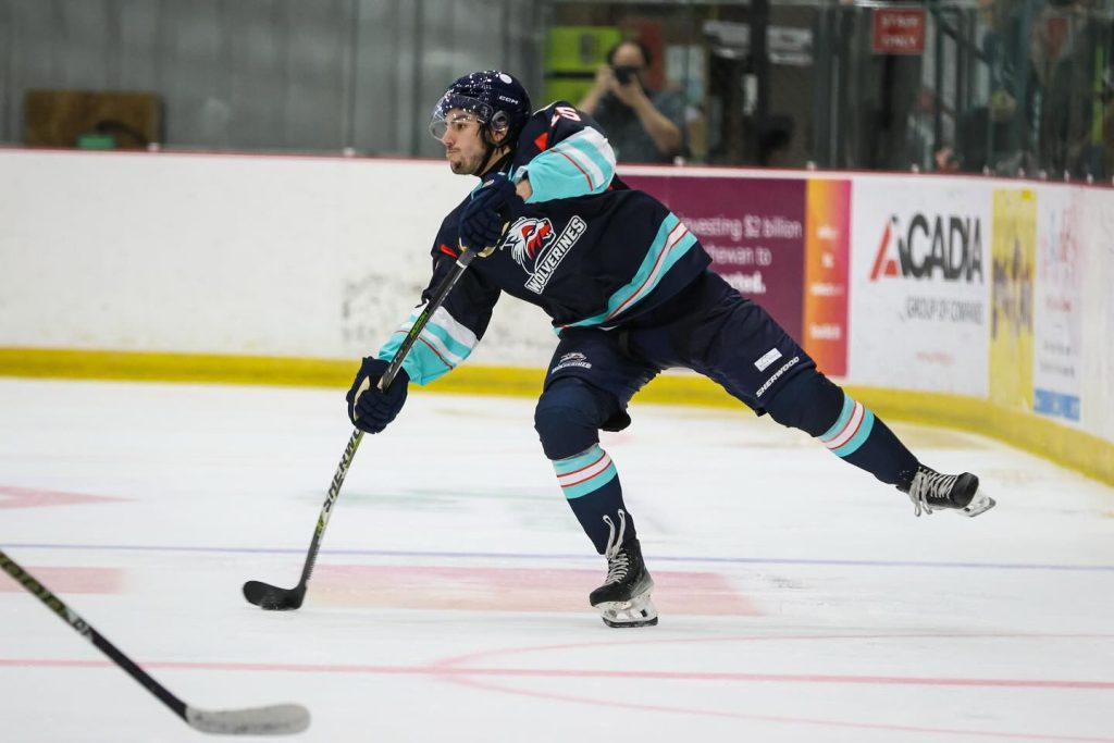 когато бившият младши Нотр Дам младши A Hounds обяви