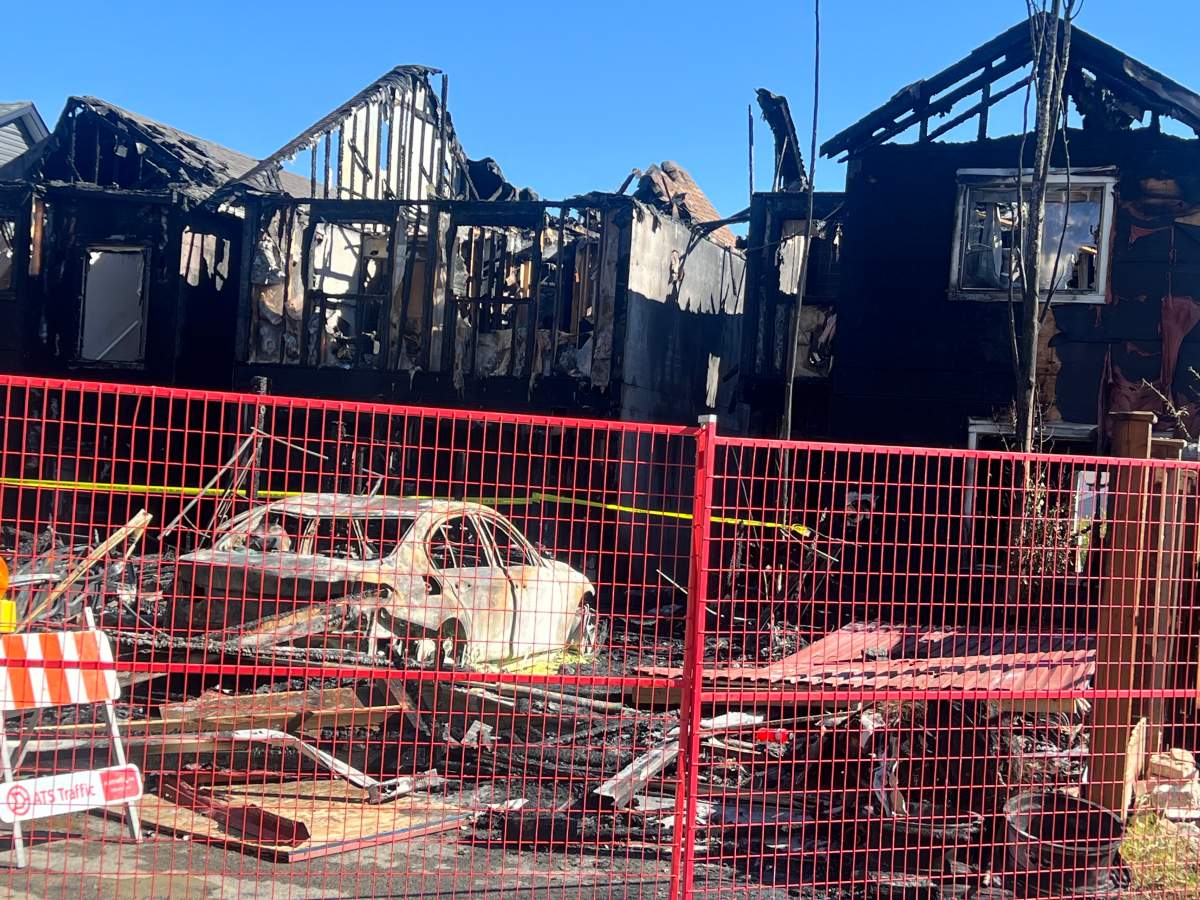 Luckily, the 21 people and two dogs that lived in the three homes, managed to escape on their own, before firefighters arrived.