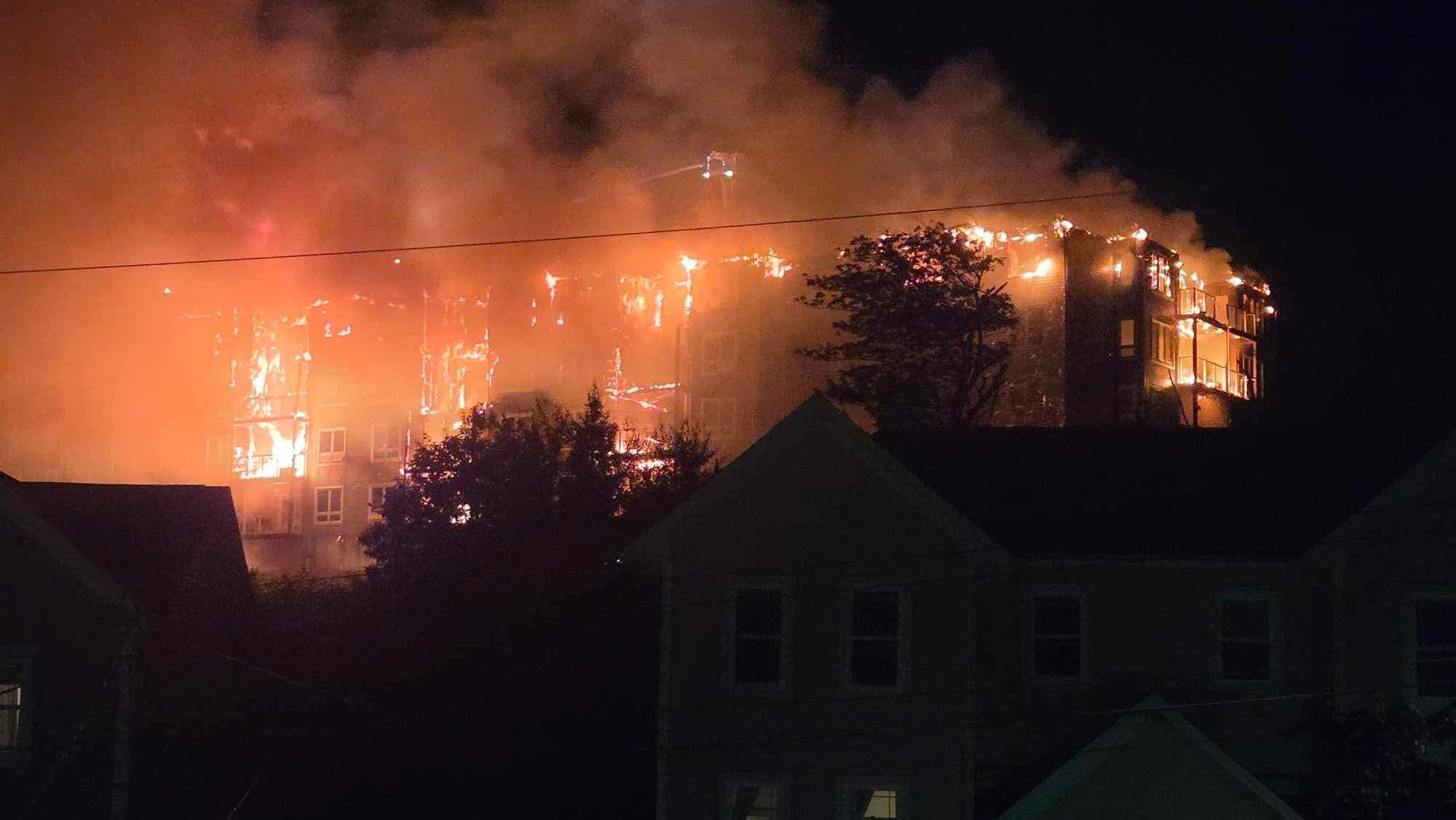 Massive apartment fire in Sackville, N.S. forces hundreds to