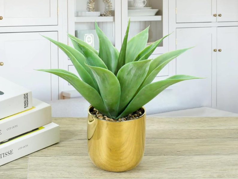Get all the nature vibes and none of the maintenance with these gorgeous artificial plants from coveted brands like Simons and more.
