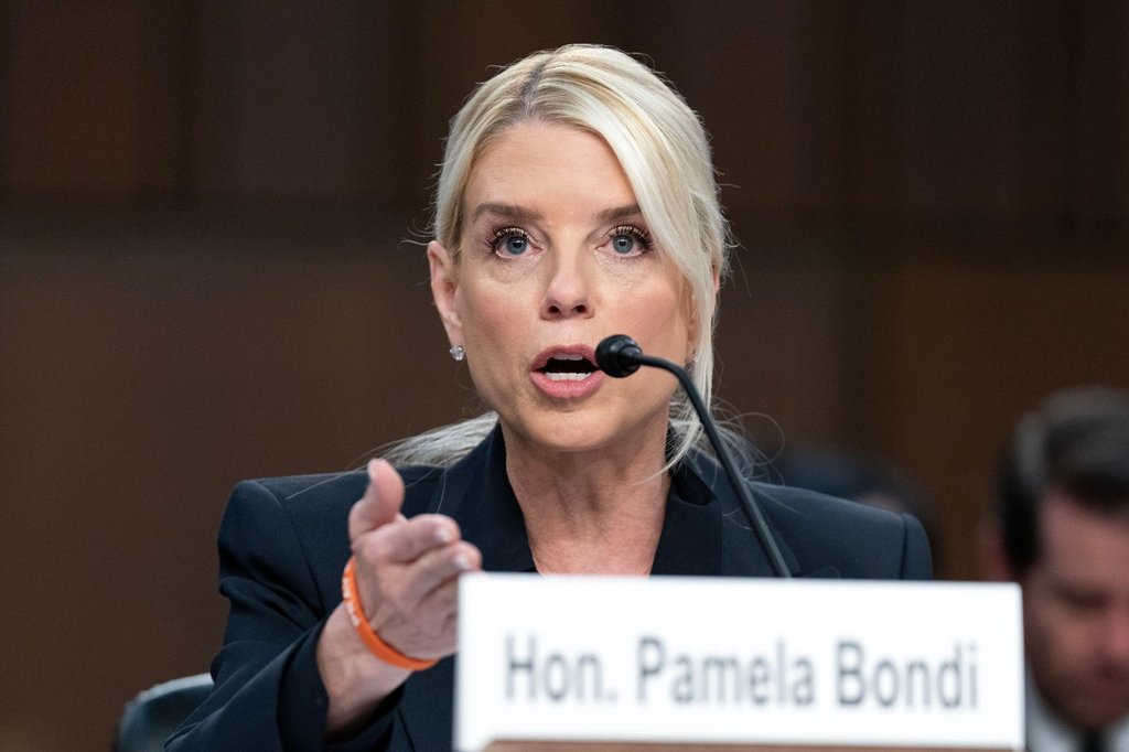 Генералният прокурор на САЩ Пам Бонди ще бъде изправена пред