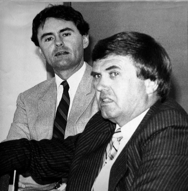 Изтъкнатият адвокат Тони Мърчант добре известен с оглавяването на колективни съдебни