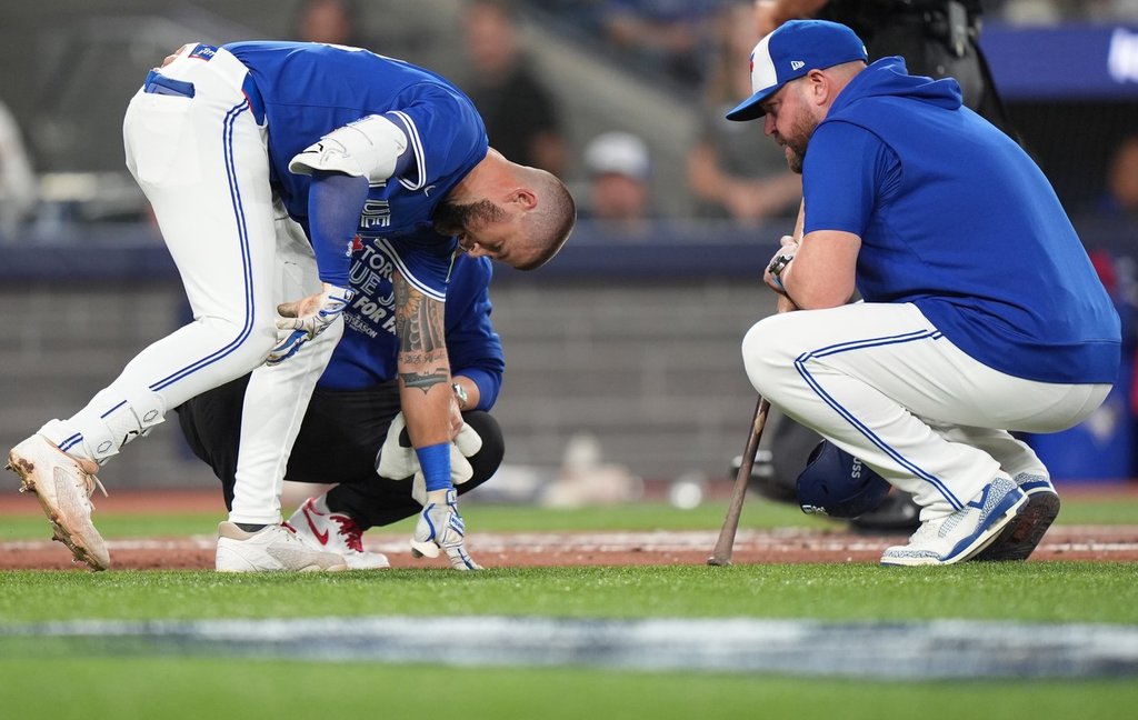 Jays outfielder Lukes returns to lineup for Game 2