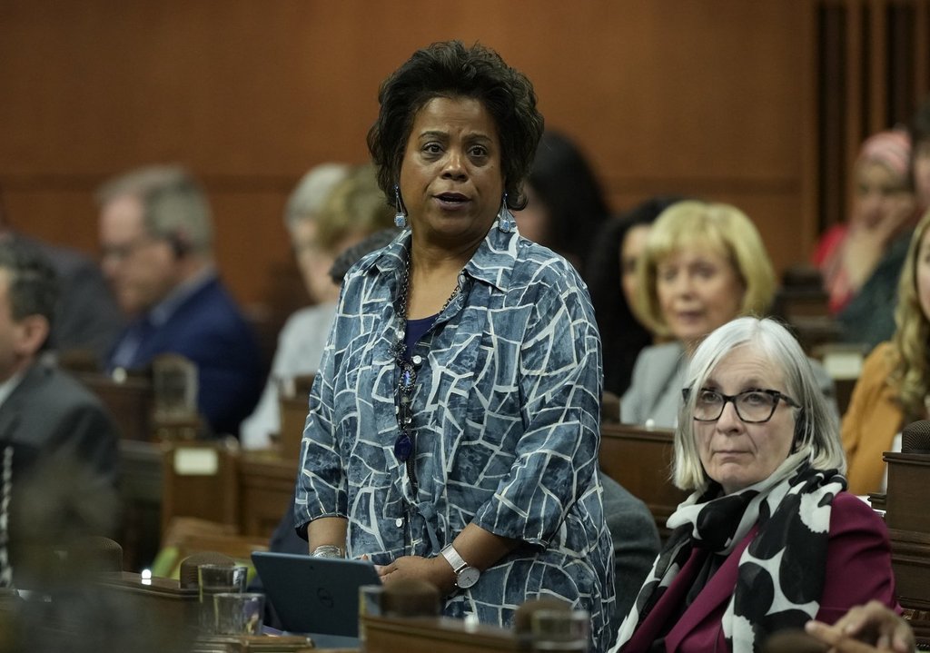 Федералните провинциалните и териториалните министри на здравеопазването са в Калгари