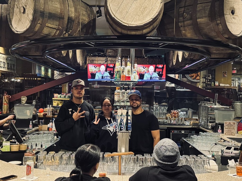 Бейзболната треска достигна Арктика В най северния град на Канада феновете пълнят