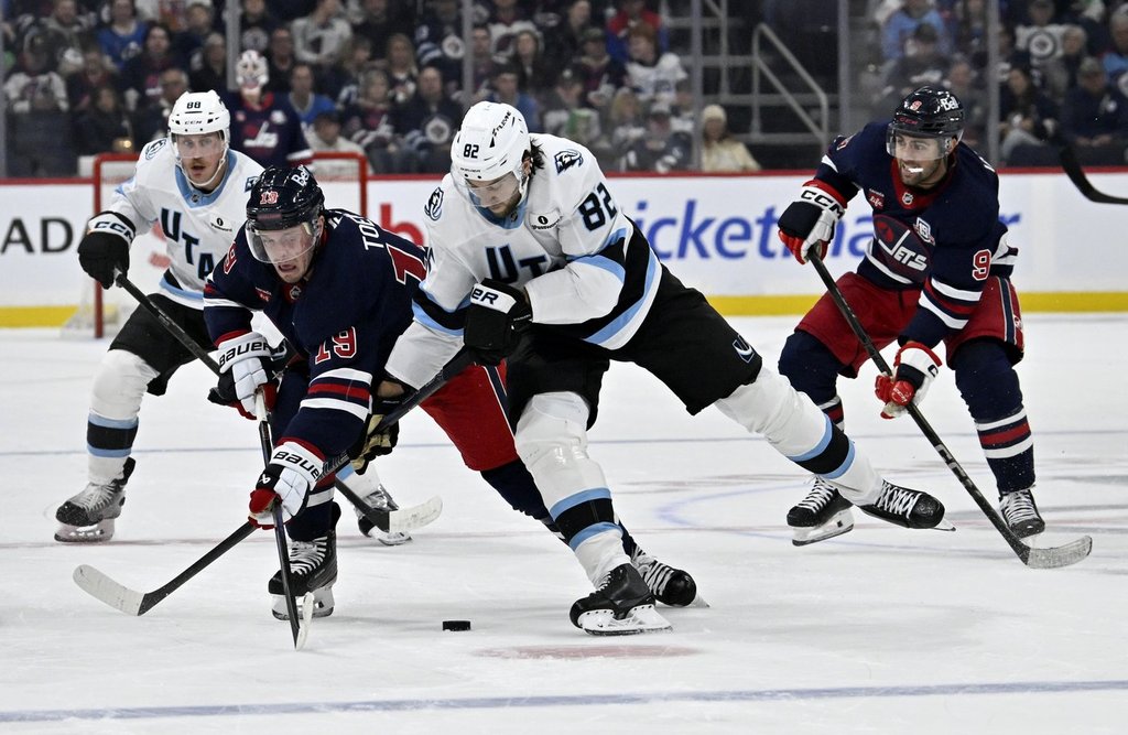 WINNIPEG – Dylan Guenther отбеляза победния гол по малко от шест