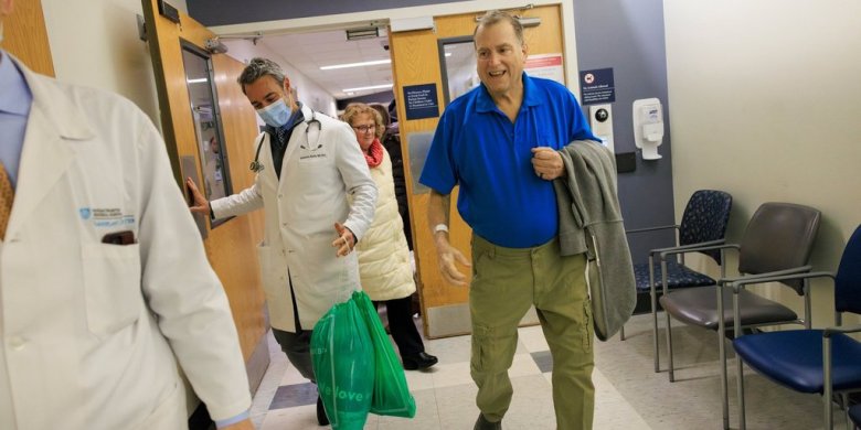 New Hampshire man resumes dialysis after record 271 days living with a pig kidney