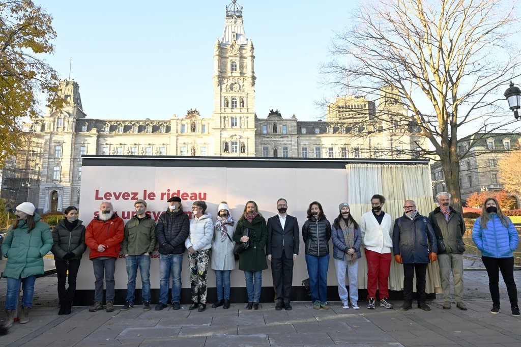 Медицински специалисти в Квебек планират съдебно оспорване на скорошен закон който налага