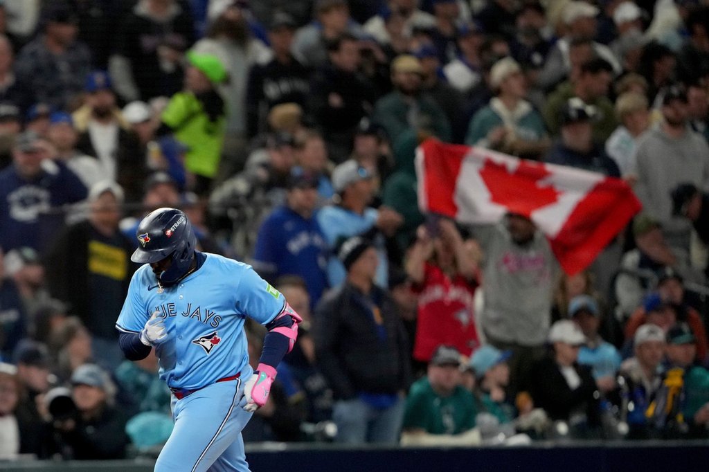 СИАТЪЛ – Торонто Блу ​​Джейс се стремят да спечелят трети