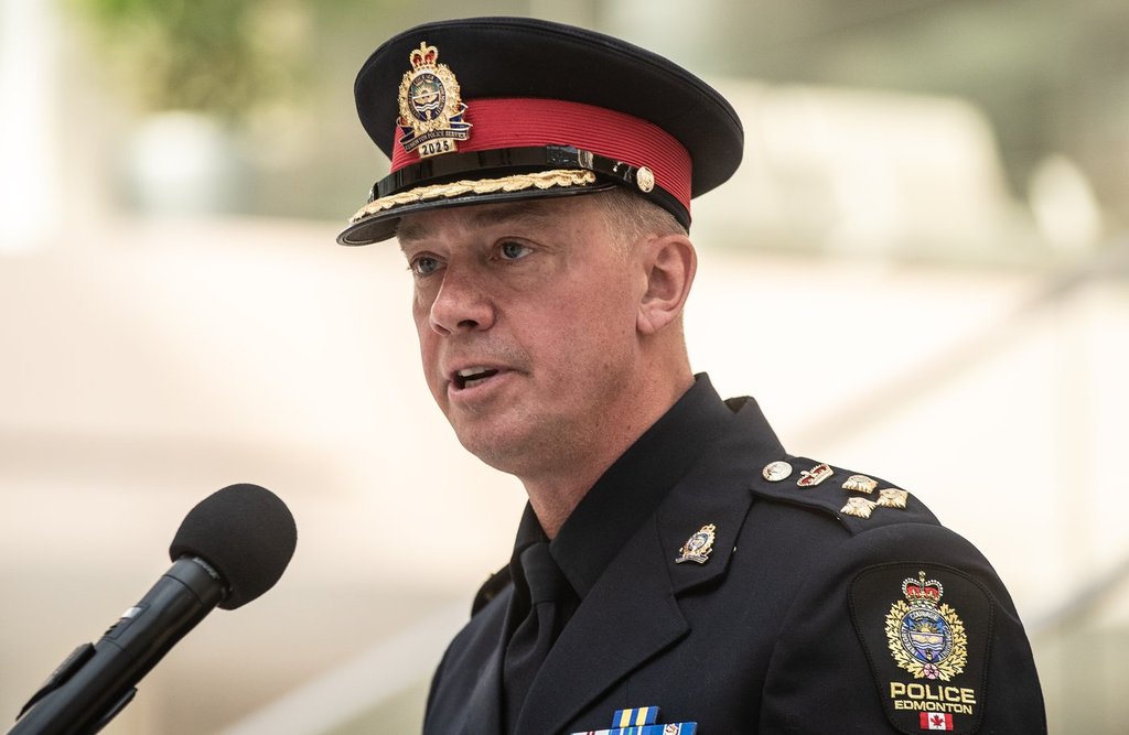 Alberta lawyers, former Mountie call for criminal probe into Edmonton police chief, lawyer
