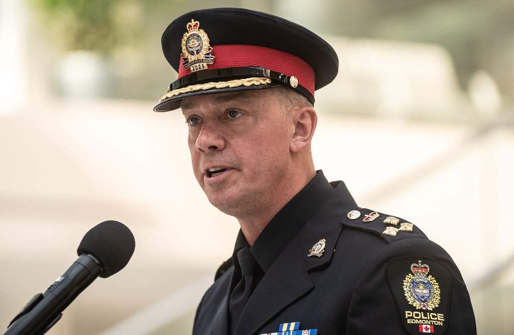 Alberta lawyers, former Mountie call for criminal probe into Edmonton police chief, lawyer