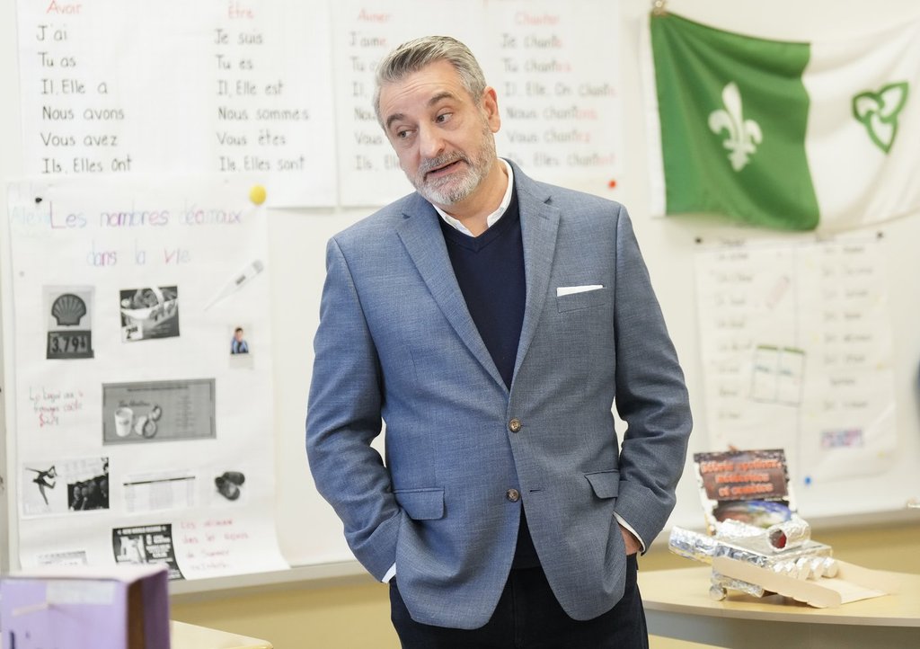 Министърът на образованието на Онтарио нареди на училищния съвет в