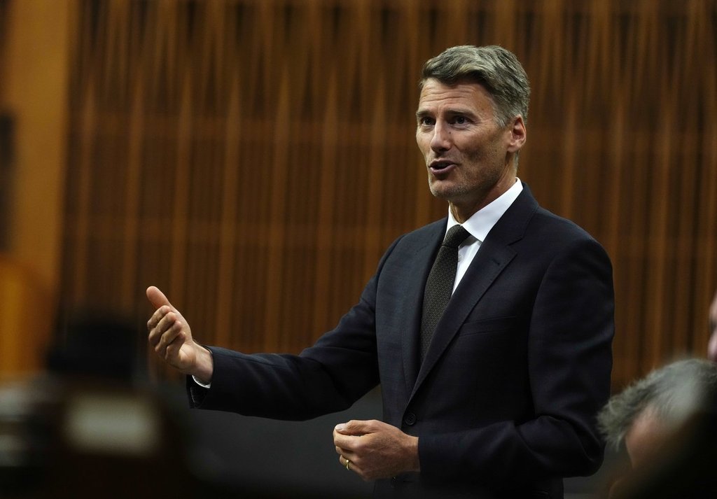 Федералният министър на жилищата не би се ангажирал днес с