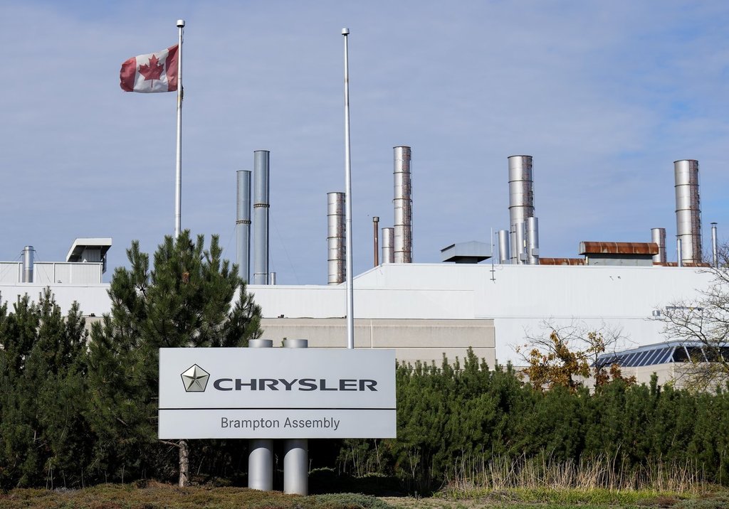 Премиерът Марк Карни каза че глобалният ръководител на Stellantis му