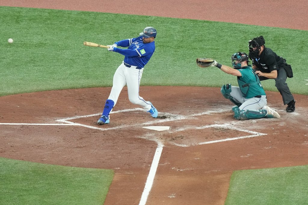 Santander scratched from Blue Jays’ Game 2 lineup